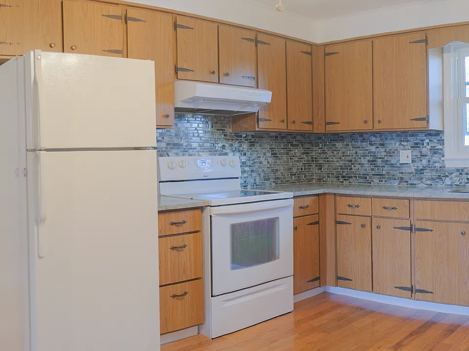 443 Circular Ave #4