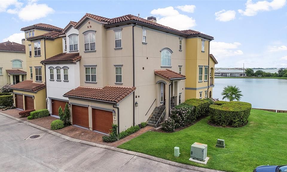 1st image of 29 Armand Shore Dr