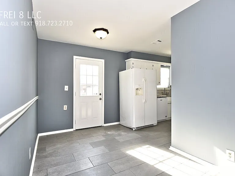12610 E 18th Pl — Photo 4