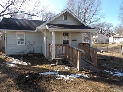 215 E 12th Ave, Augusta, KS, 67010