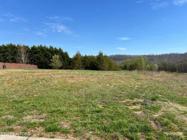 7425 Country Meadow Dr, Knoxville, TN 37918