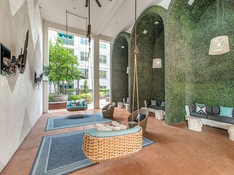 24Eleven Washington — Photo 17