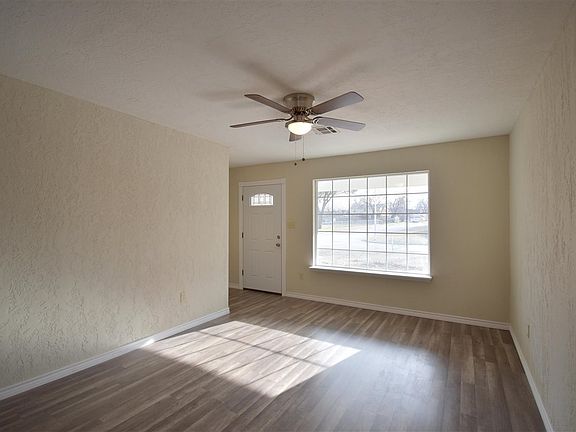 4th image of 5425 NW Cottonwood Dr