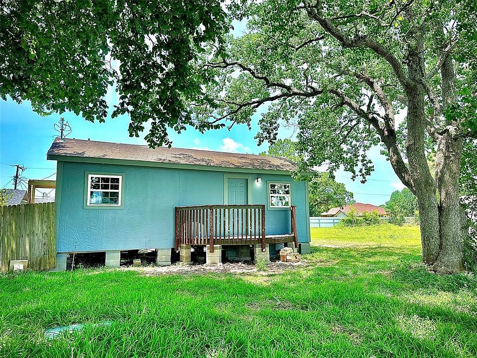 1st image of 2716A Hill Ave