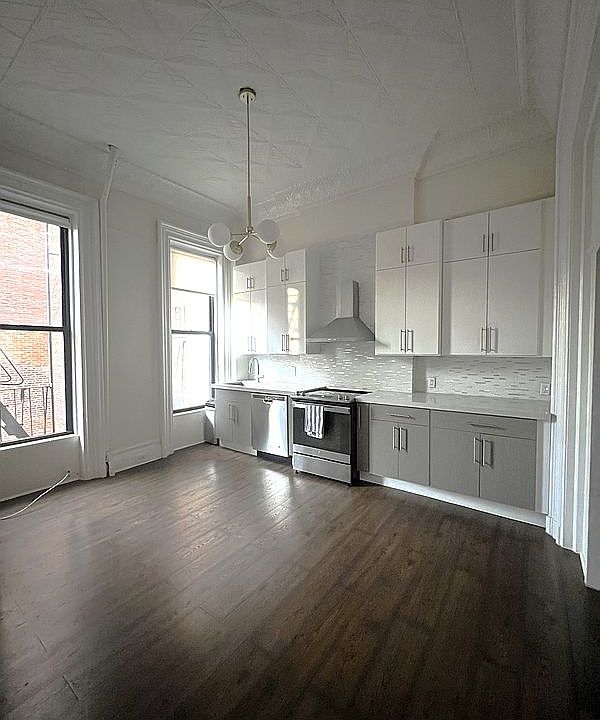 1st image of 549 Henry St #1