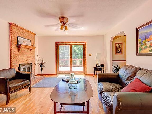 5th image of 320 Owings Hill Ct
