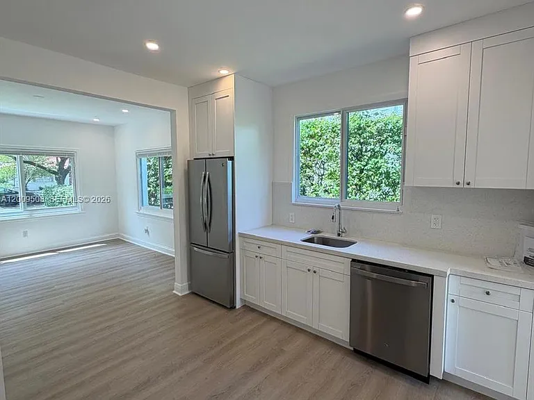 533 Minorca Ave — Photo 4