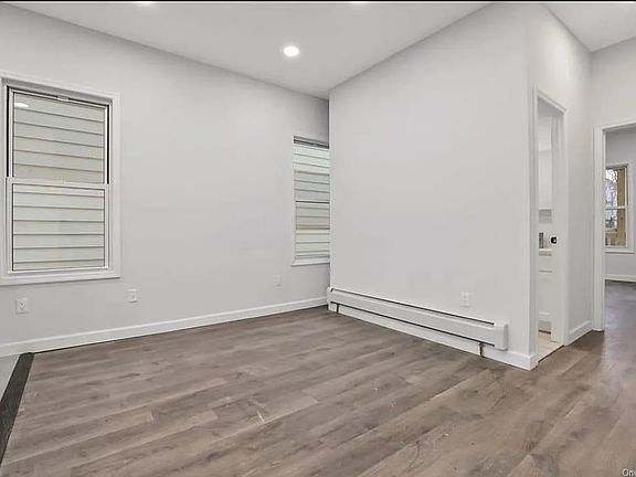 3rd image of 113 Washington St #1