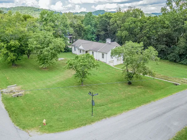 407 Hunt Club Rd, Nashville, TN 37221