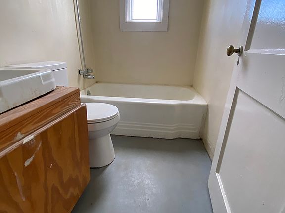 3rd image of 101 S Ellis St #109