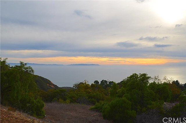 Breathtaking Catalina and Pacific Ocean views from this lot.