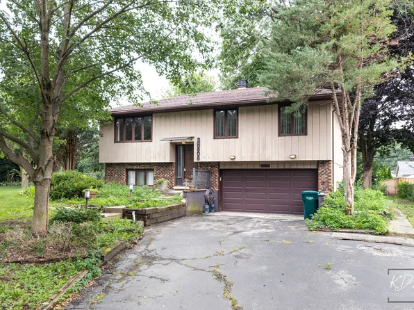 3N606 Locust Ave, West Chicago, IL 60185