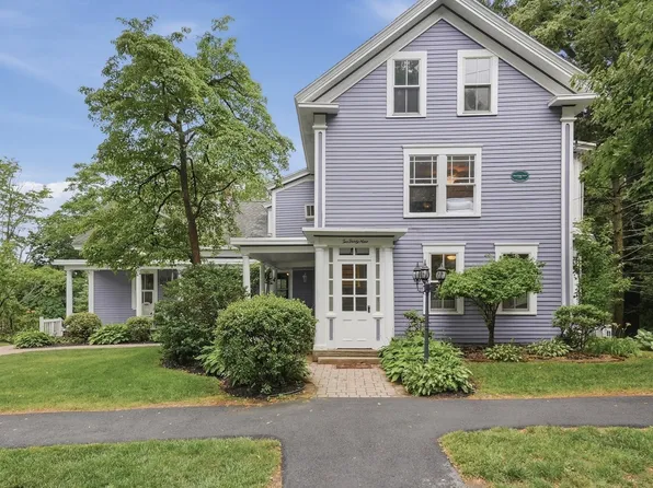 239 Fairmount St, Lowell, MA 01852