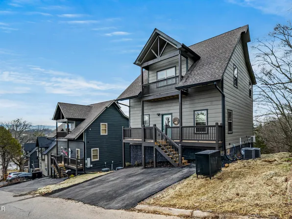 2125 Eagle Feather Dr, Sevierville, TN 37876