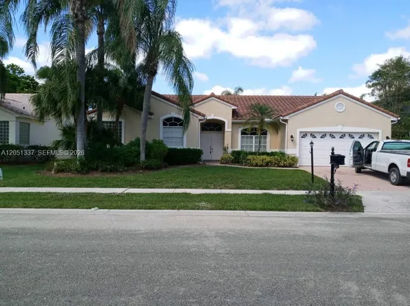 9367 Lake Serena Dr, Boca Raton, FL 33496
