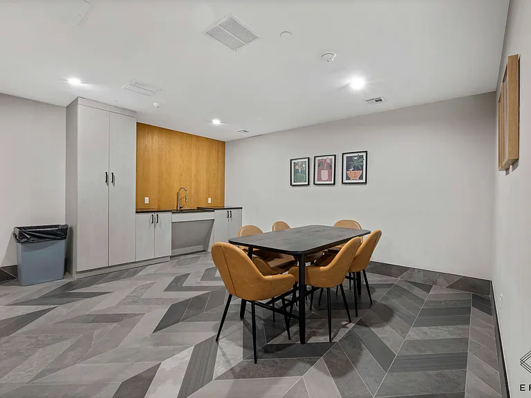 2045 Ocean Ave #503 — Photo 25