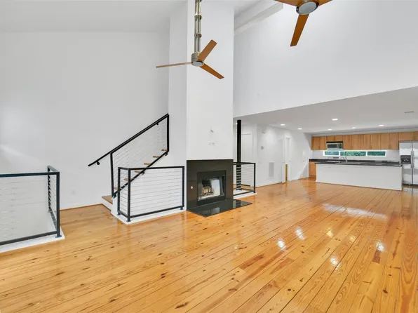 2202 N Peak St, Dallas, TX 75204