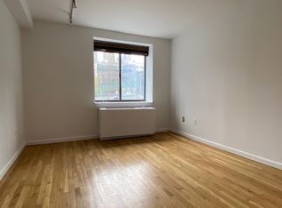 456 W 52nd St #1B, New York, NY 10019