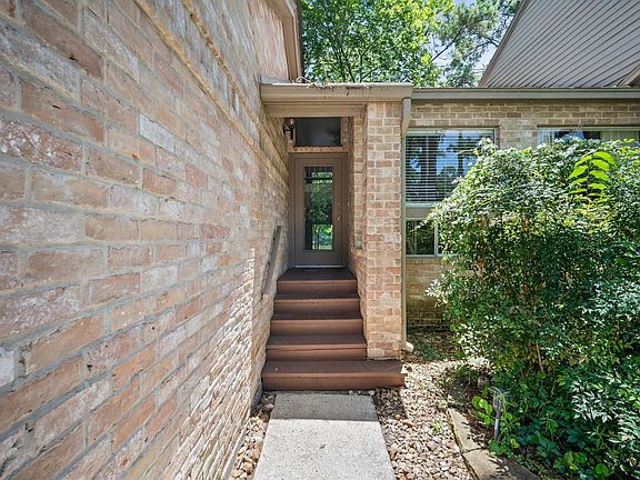 4th image of 13 Lakeridge Dr