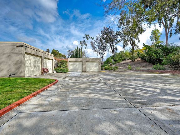 2nd image of 17465 Plaza Otonal