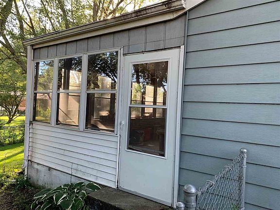 4th image of 704 Larkfield Cir