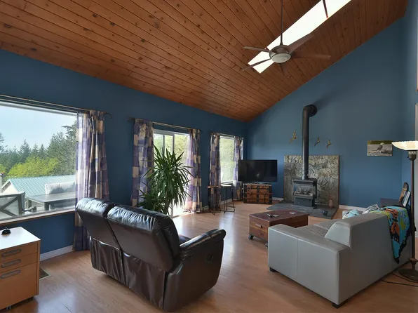 2010 Ranch Rd, Sunshine Coast, BC V0N 2W5