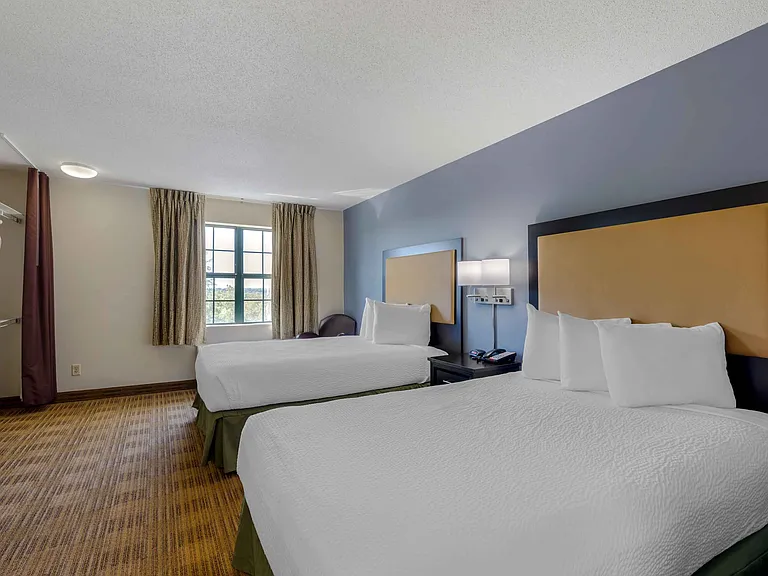 Studio Suite - 2 Full Beds