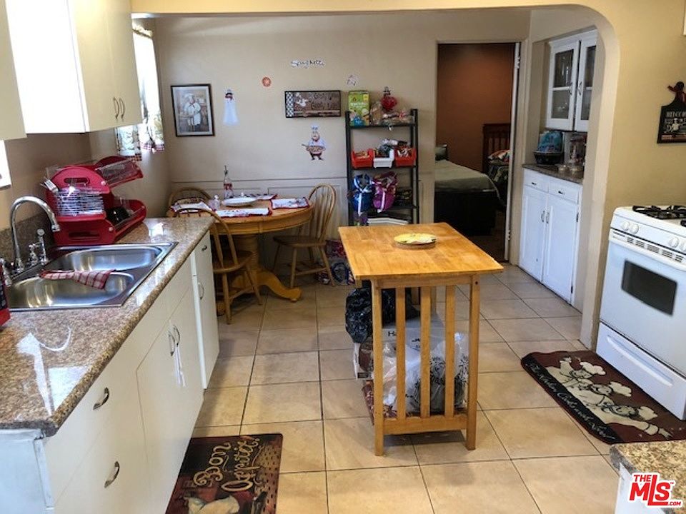 1st image of 1545 W 59th St