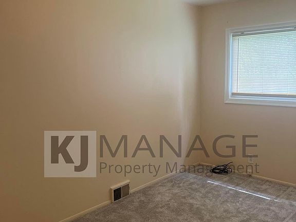 5th image of 2602 Stieber St