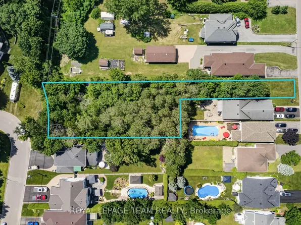6882C Edgar Brault St, Ottawa, ON K1C 1L7
