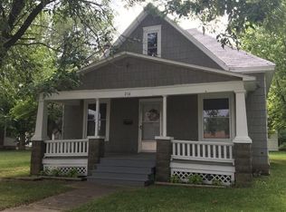 216 S 4th St, Iola, KS 66749