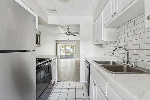 5953 Curry Ford Rd Photo 1