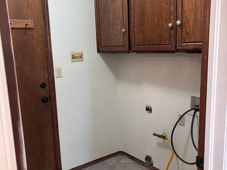 802 Amity Ln — Photo 35
