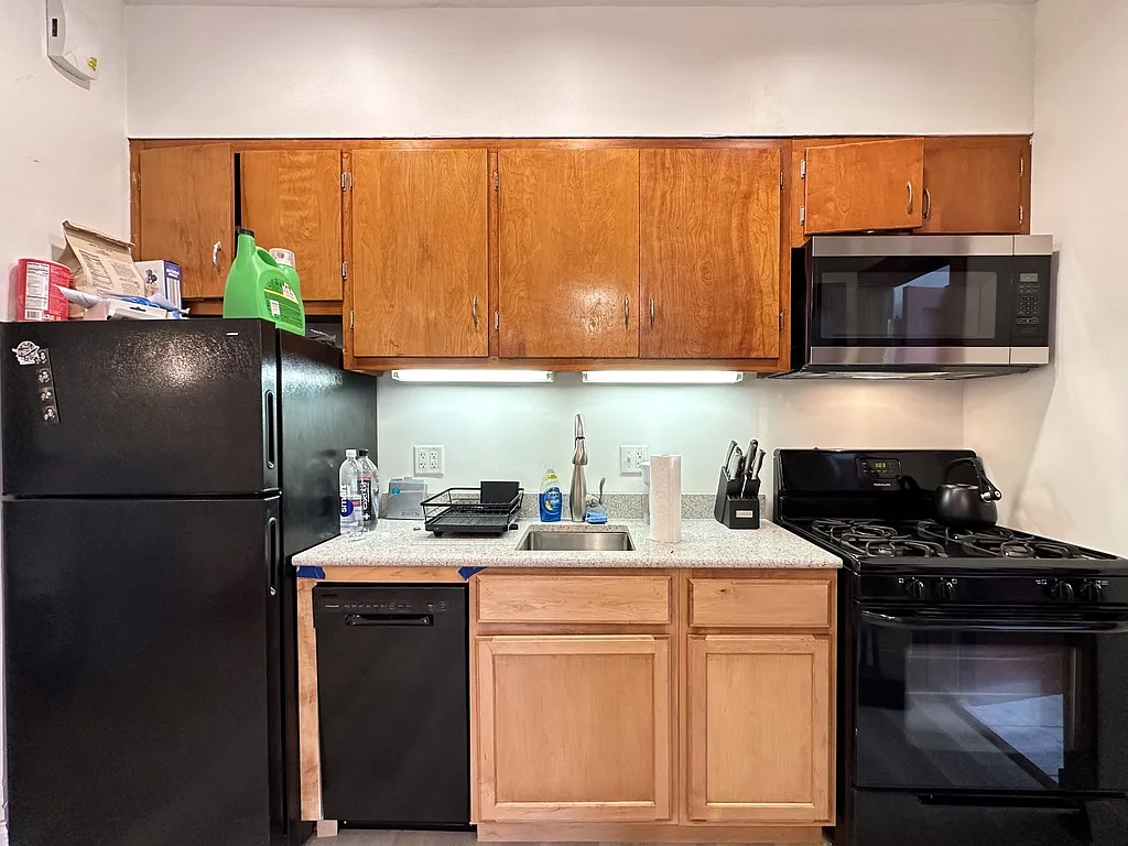 1 bed, 600 sqft, $2,200 — Photo 3