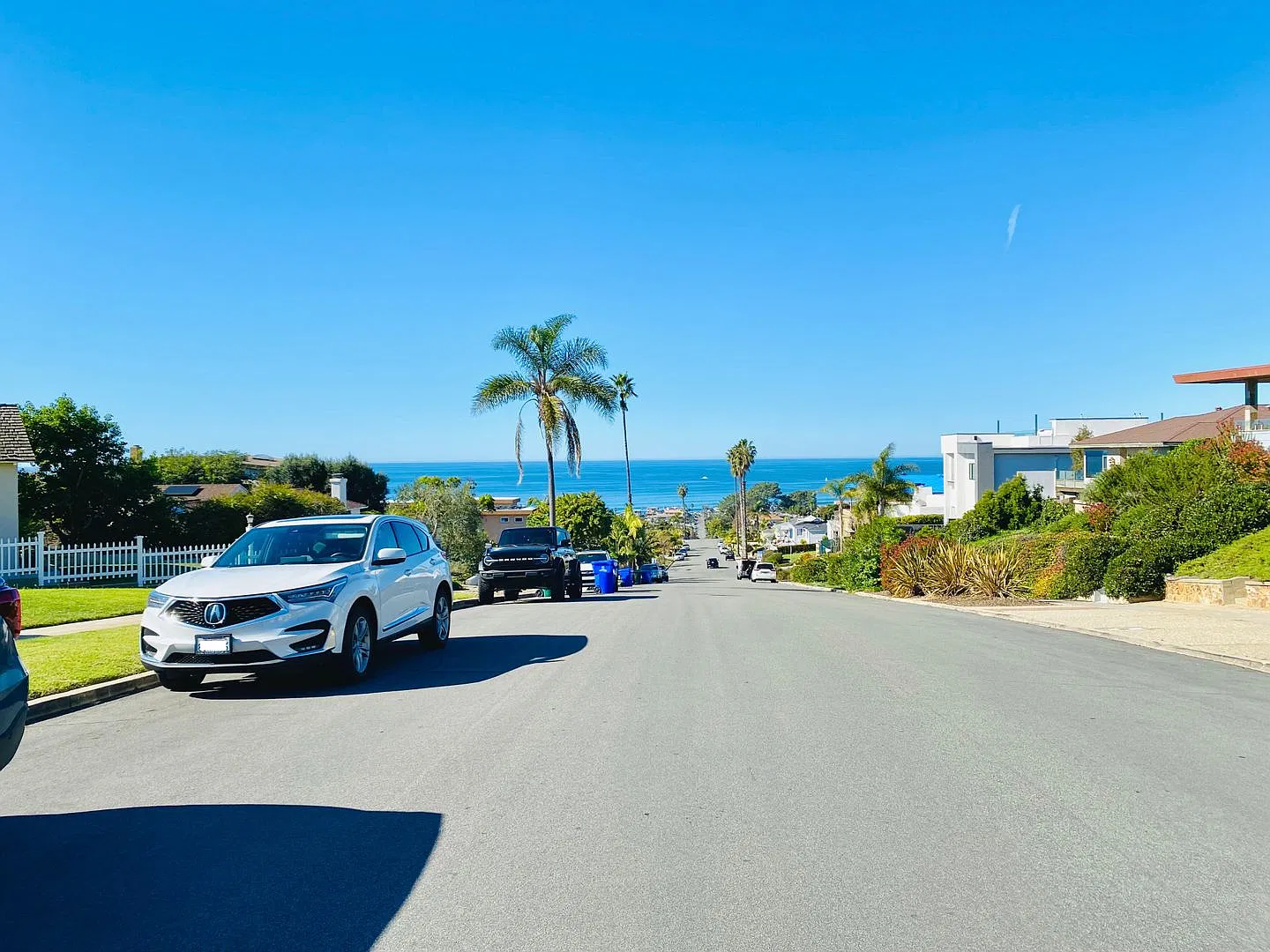 Perfect 2BD/1.5BA Point Loma Home w/ Ocean Views! Available December - $4,395/mo! — Photo 2
