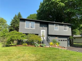 121 Dewey Ave, Fayetteville, NY 13066
