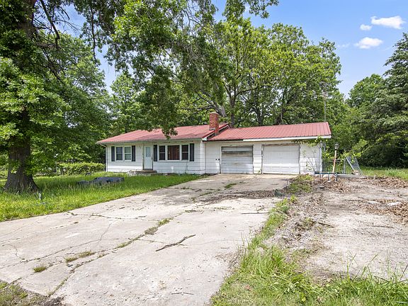 2nd image of 29 Shorty Road