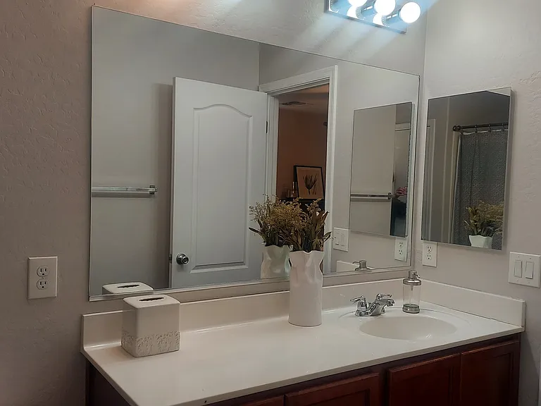 943 S Sabino Dr — Photo 8