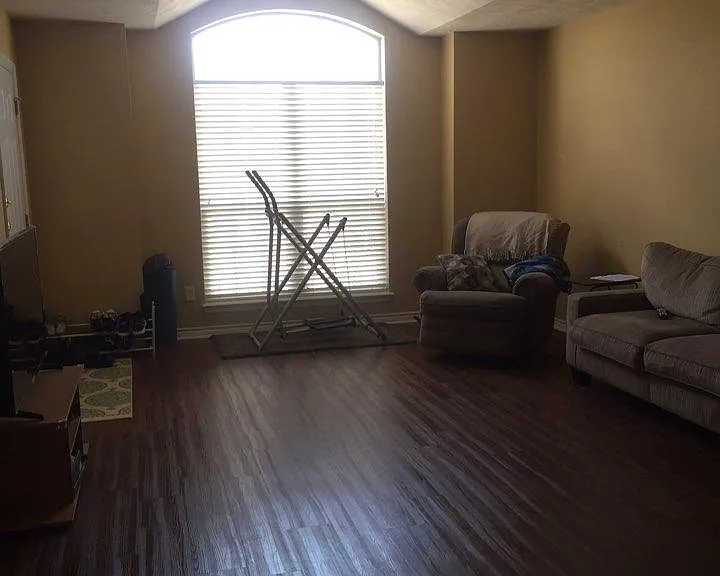 1008 Sun Meadow Ct — Photo 3