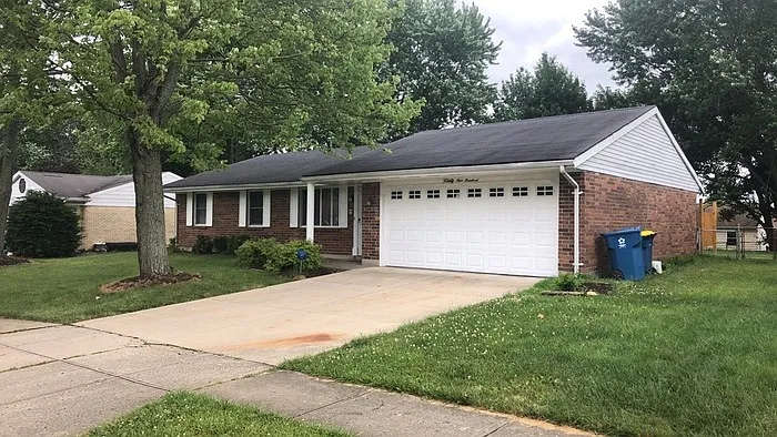4900 Scothills Dr — Photo 2