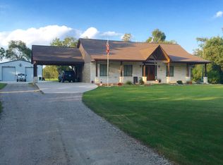 107 Coleman Dr, Angleton, TX 77515