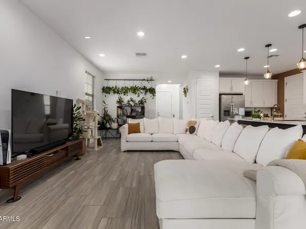 9916 E TEXAS Avenue, Mesa, AZ 85212