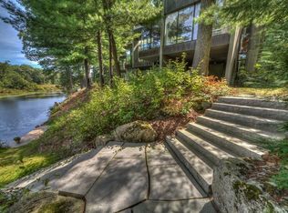 95 Main St, Dover, MA 02030