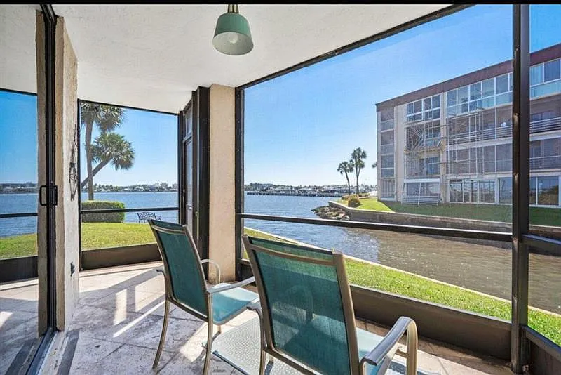 2 bed, 2.0 bath, 1029 sqft, $2,495 — Photo 3