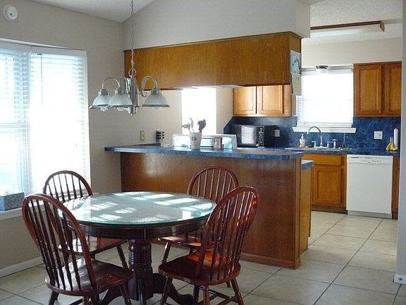 4th image of 1 Bordeaux Cir