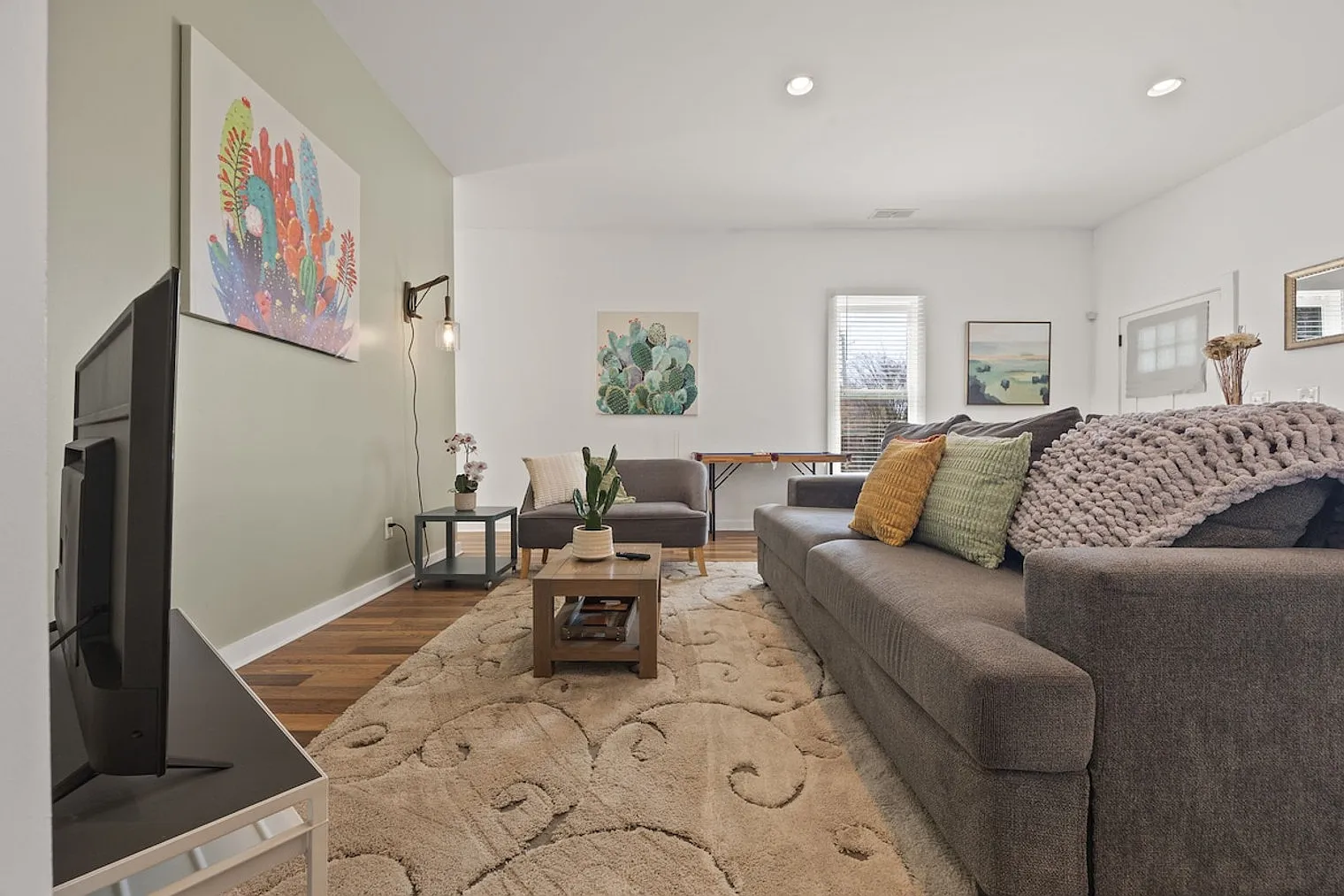 3 bed, 2.0 bath, $4,305 — Photo 2