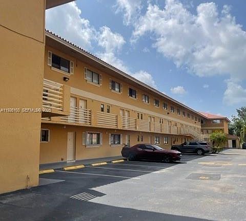 3rd image of 180 Royal Palm Rd APT 109