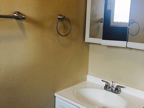 4th image of 1483 Milwaukee St APT 04
