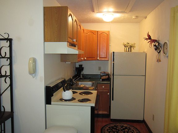 Kitchenette/studio apartment