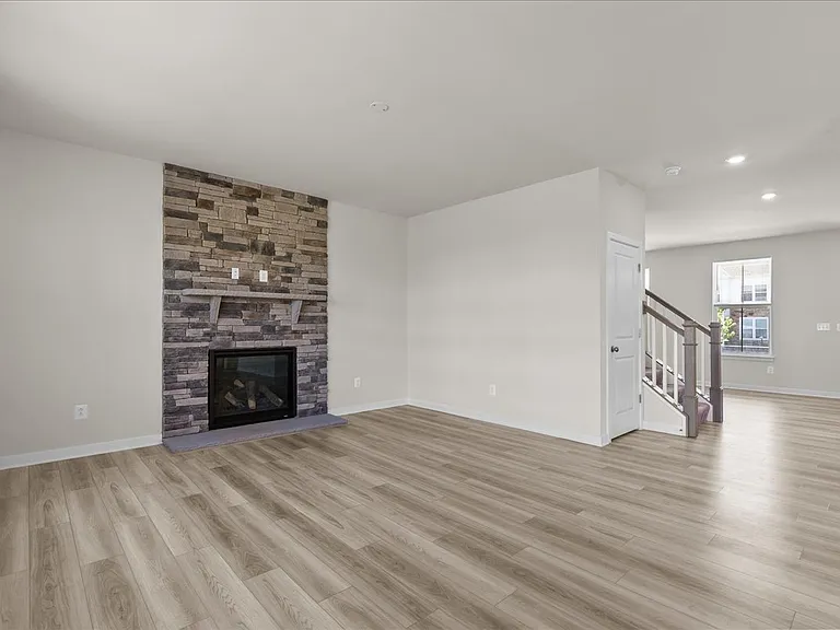 128 Thornton Way — Photo 50